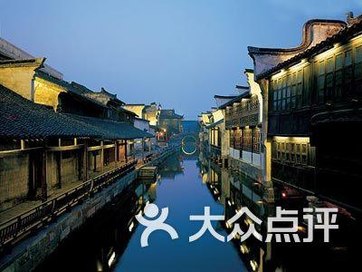 空袭敌营